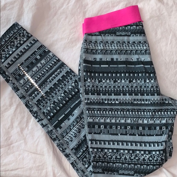 (girls) thermal nike pro leggings - Picture 2 of 3